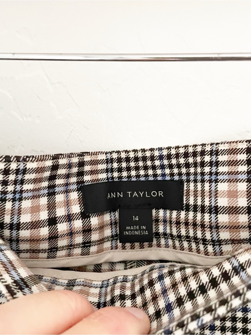 Ann Taylor plaid straight dress pants size 14 - Picture 4 of 6